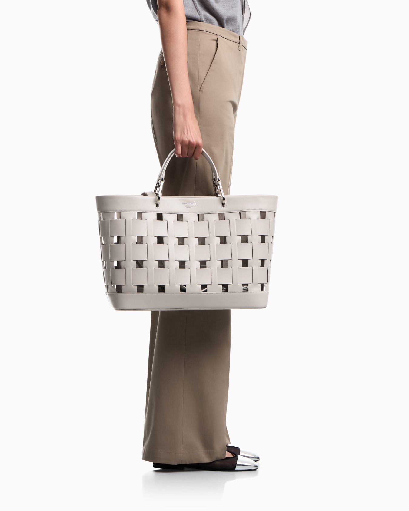 Tote bag with woven design double handles and pouch Slide 6