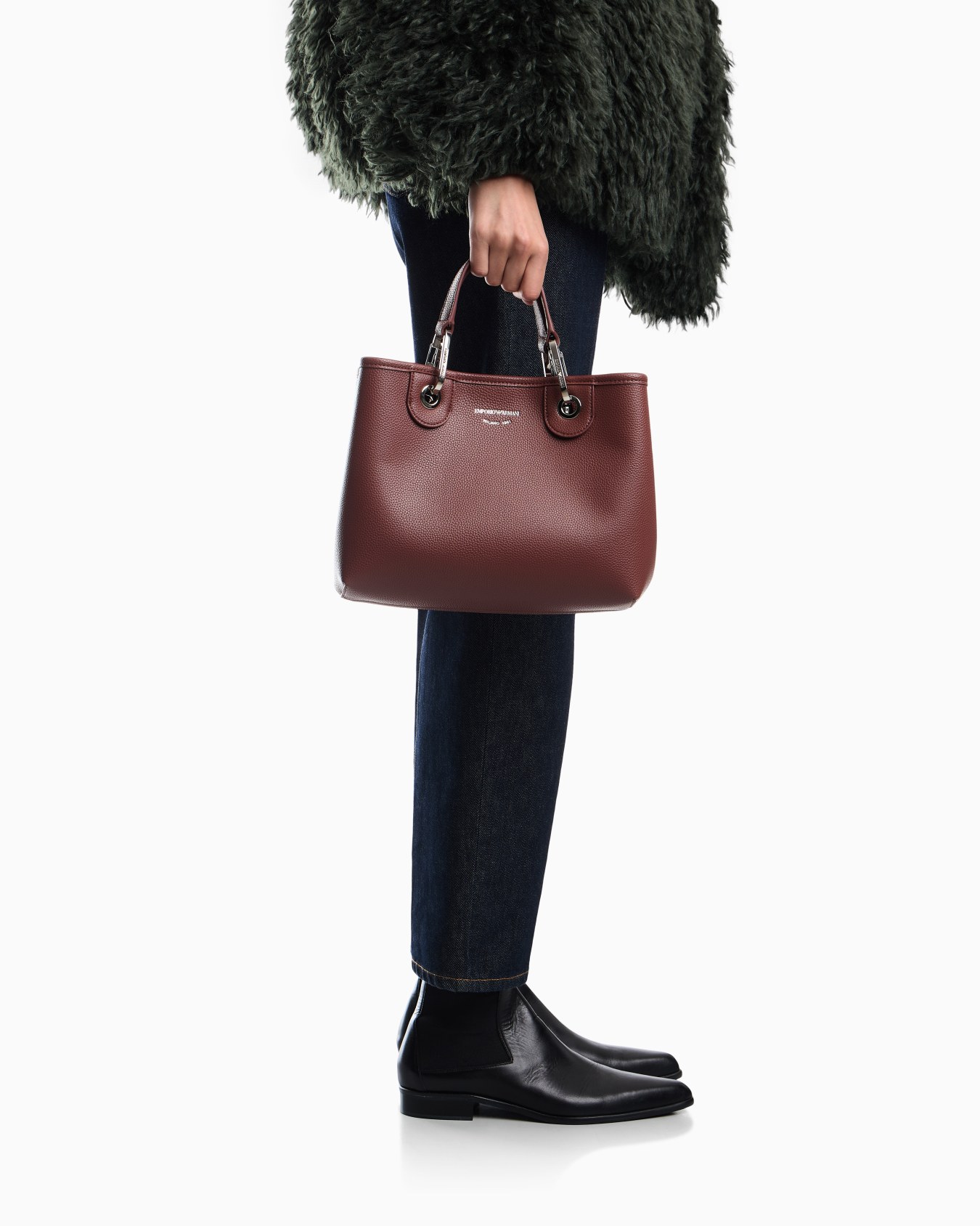 Shopping bag with pebbled finish and detachable strap Slide 6