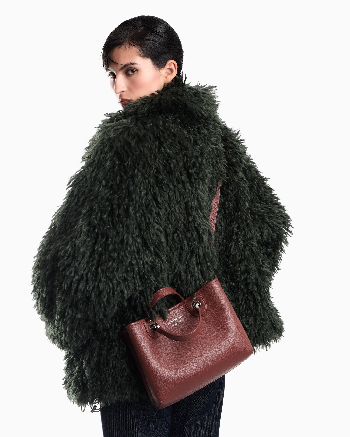 Shopping bag with pebbled finish and detachable strap Slide 7