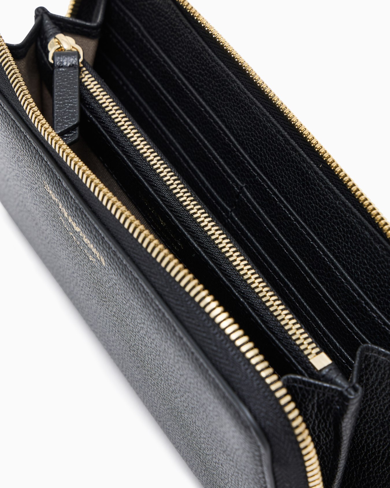 Wallet in pebbled leather with a zip around closure Slide 2