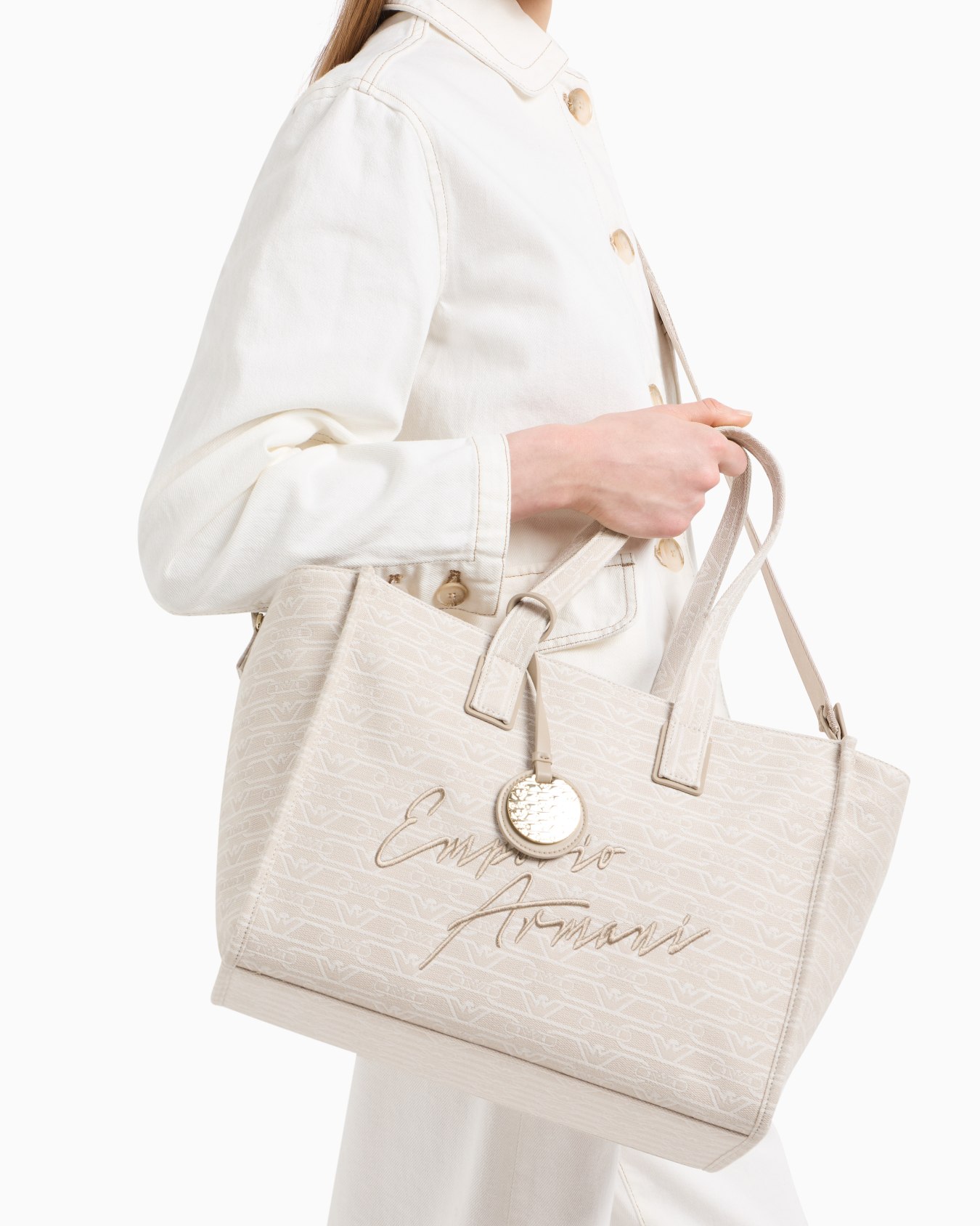 Bolso shopper mediano en lona de tejido jacquard con monograma integral Diapositiva 5