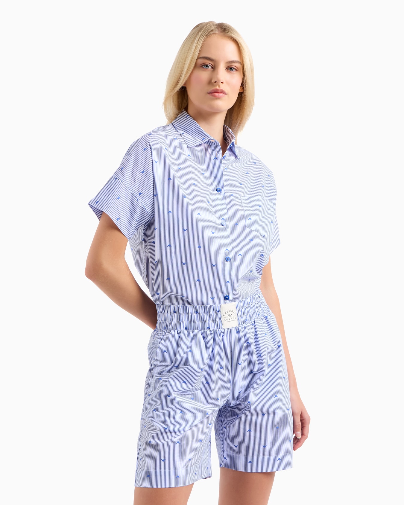 Bermuda loungewear con motivo a righe e logo eagle all over Slide 1