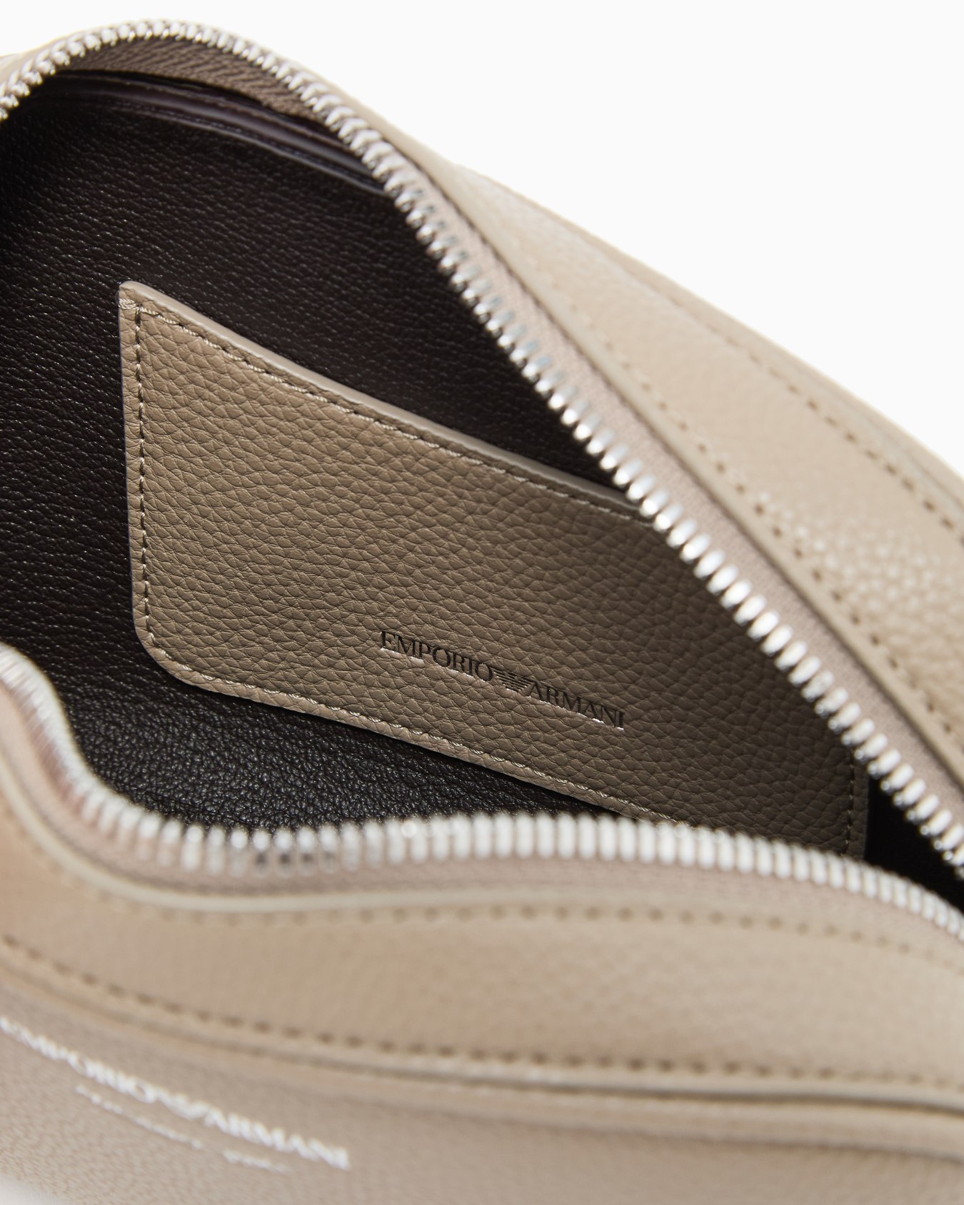 Deer-print camera case with shoulder strap Slide 3