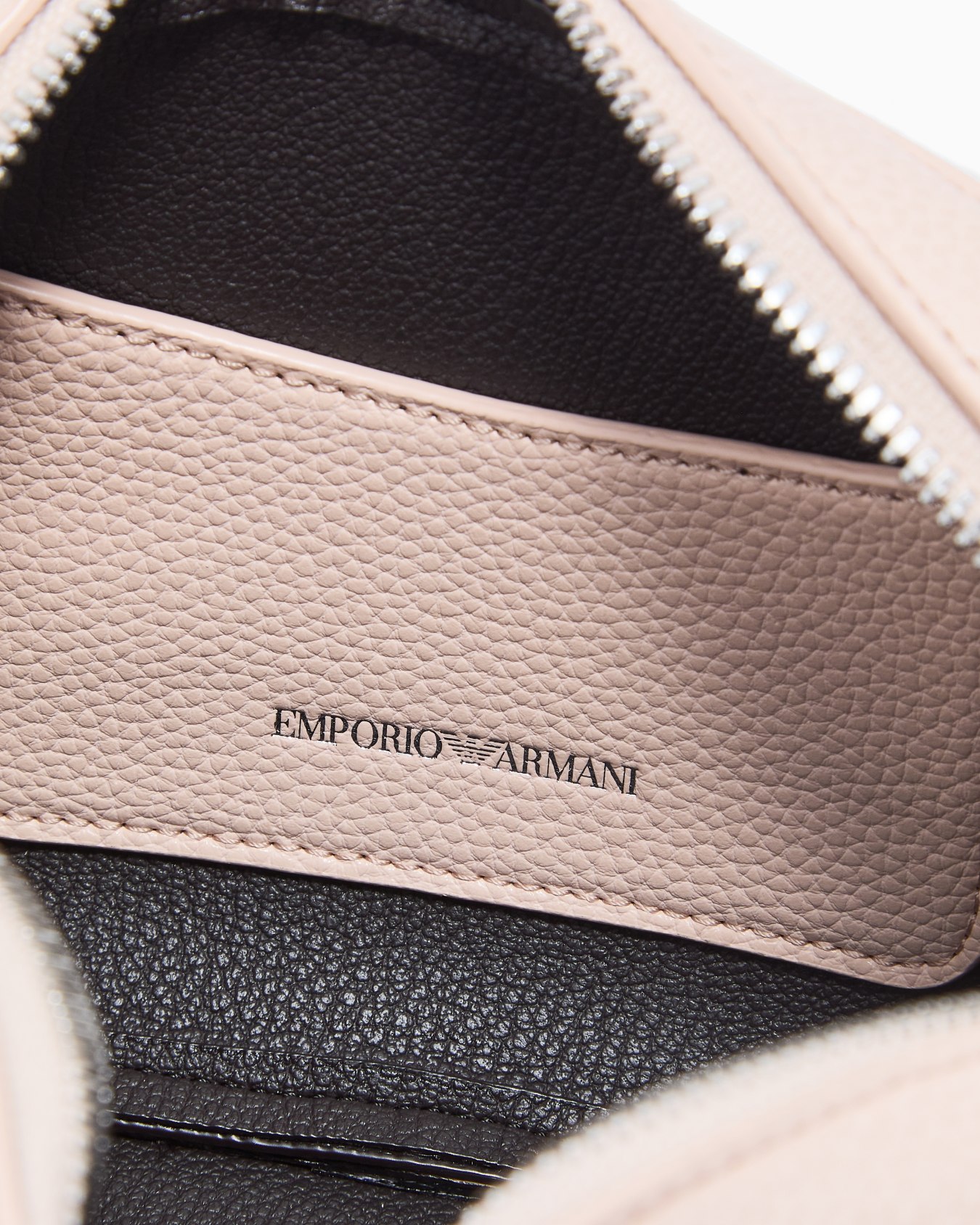 Deer-print camera case with shoulder strap Slide 3