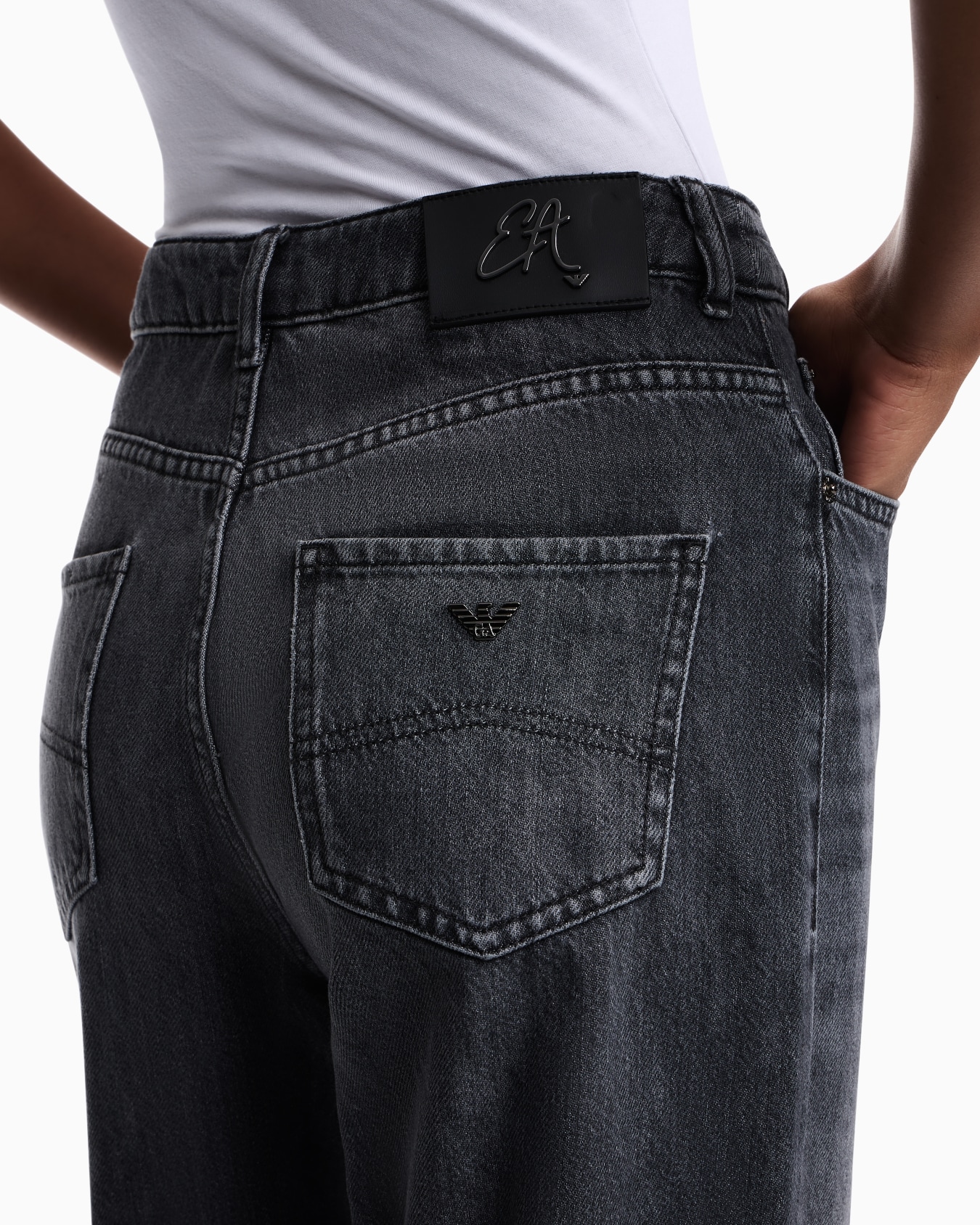 レギュラーフィットジーンズ J4B リヨセル混紡デニム ユーズドルック スライドする 4