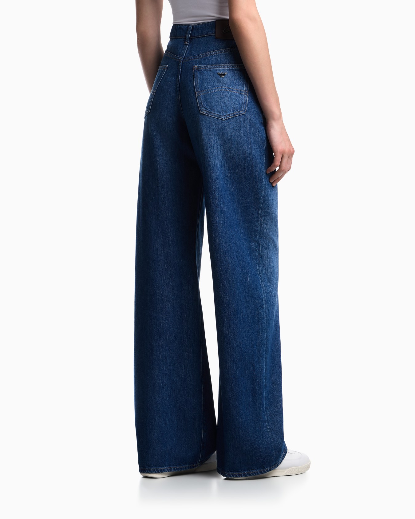 J8B relaxed-fit jeans in used look Lyocell-blend denim Slide 3