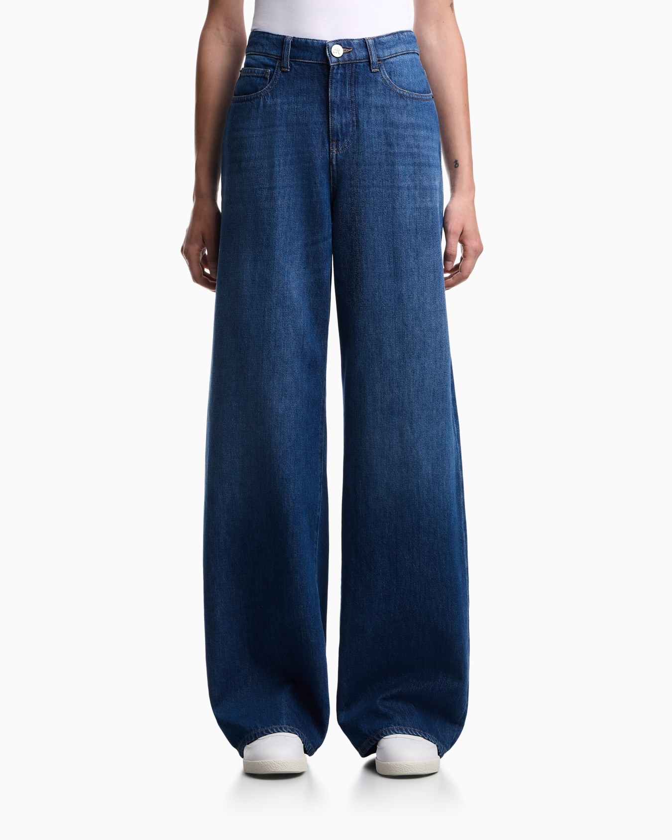 J8B relaxed-fit jeans in used look Lyocell-blend denim Slide 2