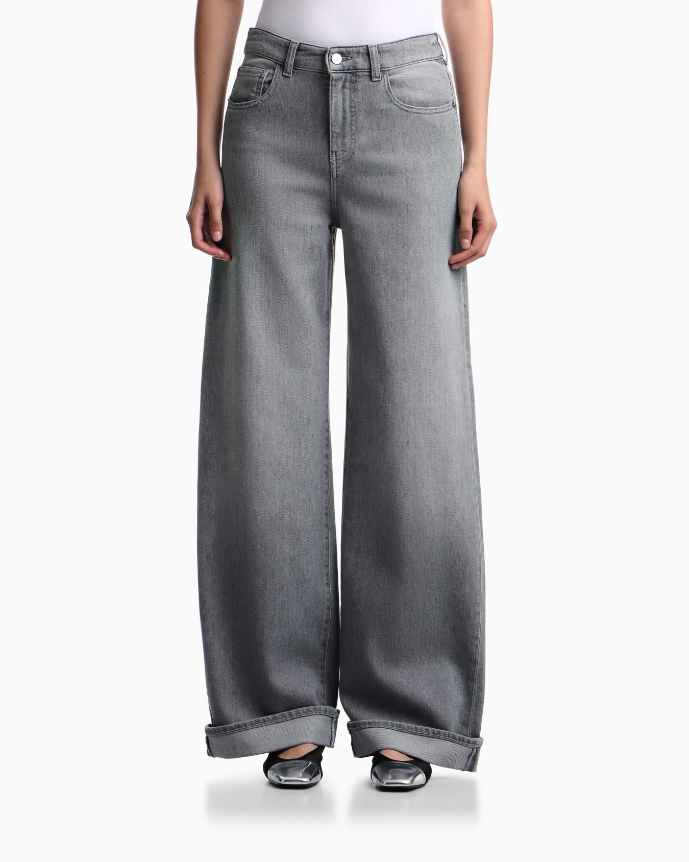 Jeans in rigid denim with wide legs and a high waist Slide 3