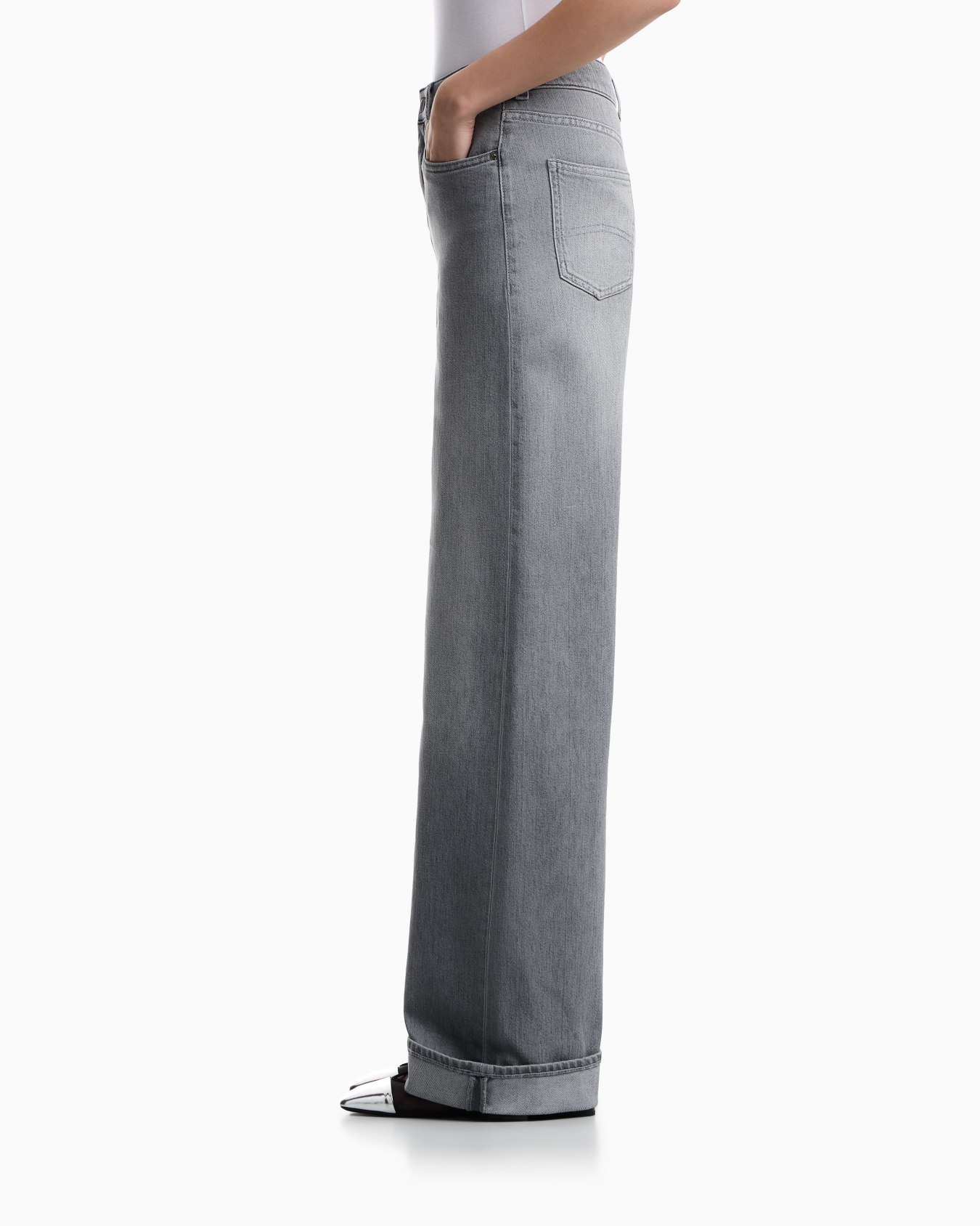 Jeans in rigid denim with wide legs and a high waist Slide 7