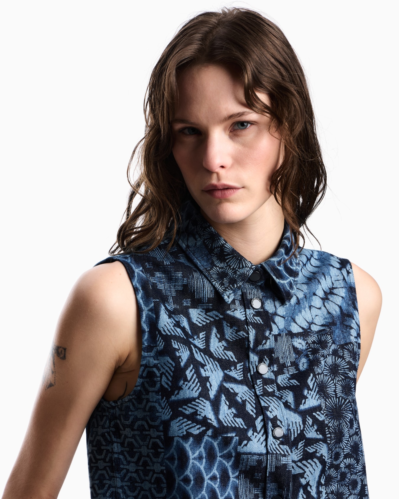 All-over print denim top Slide 4