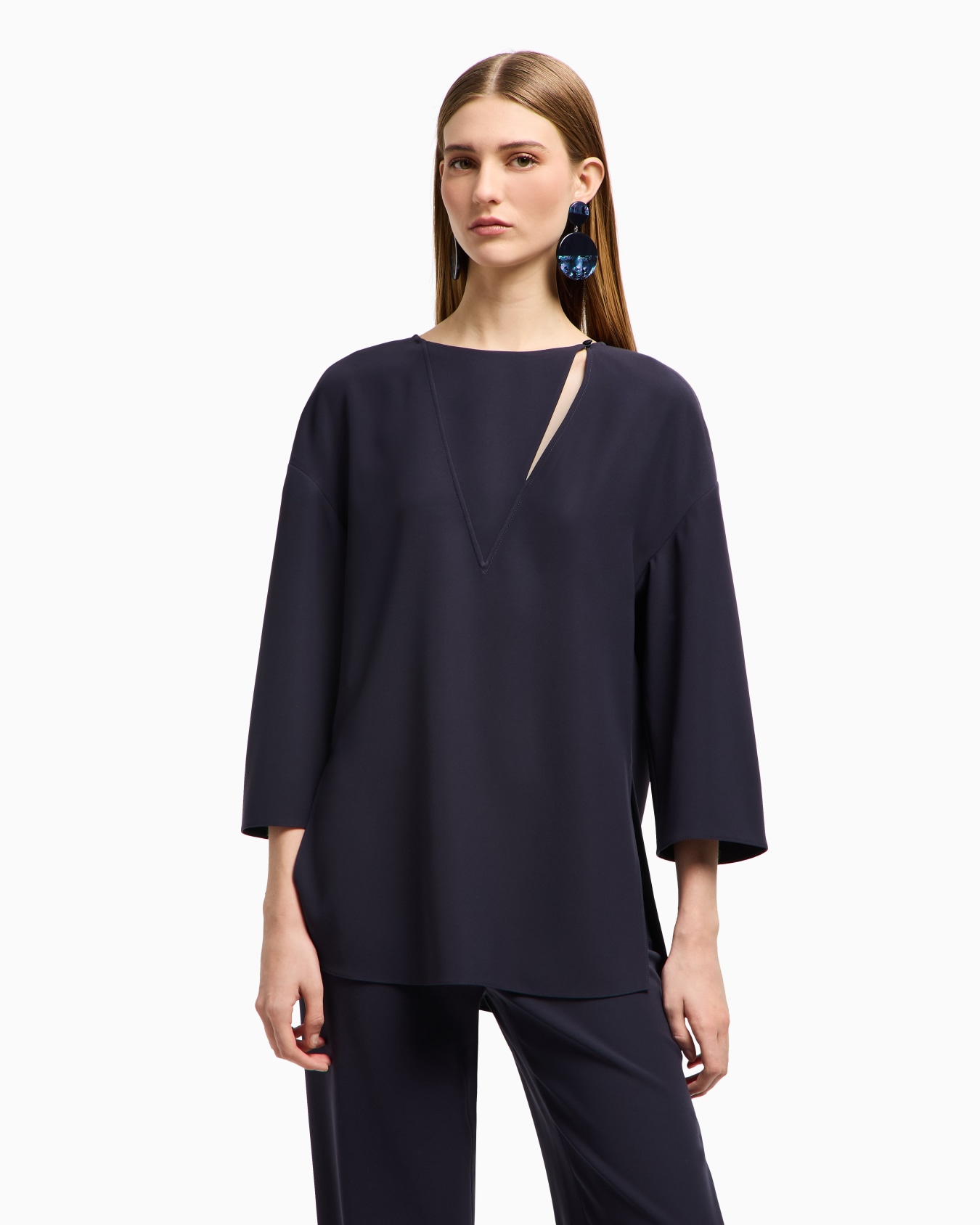 Technical cady blouse with laser cuts Slide 3