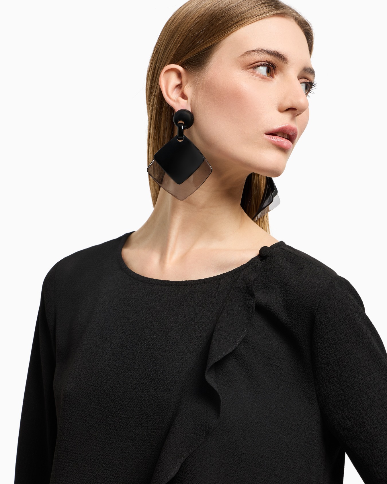 Chaqueta camisera de crepé fluido con volantes  Diapositiva 4