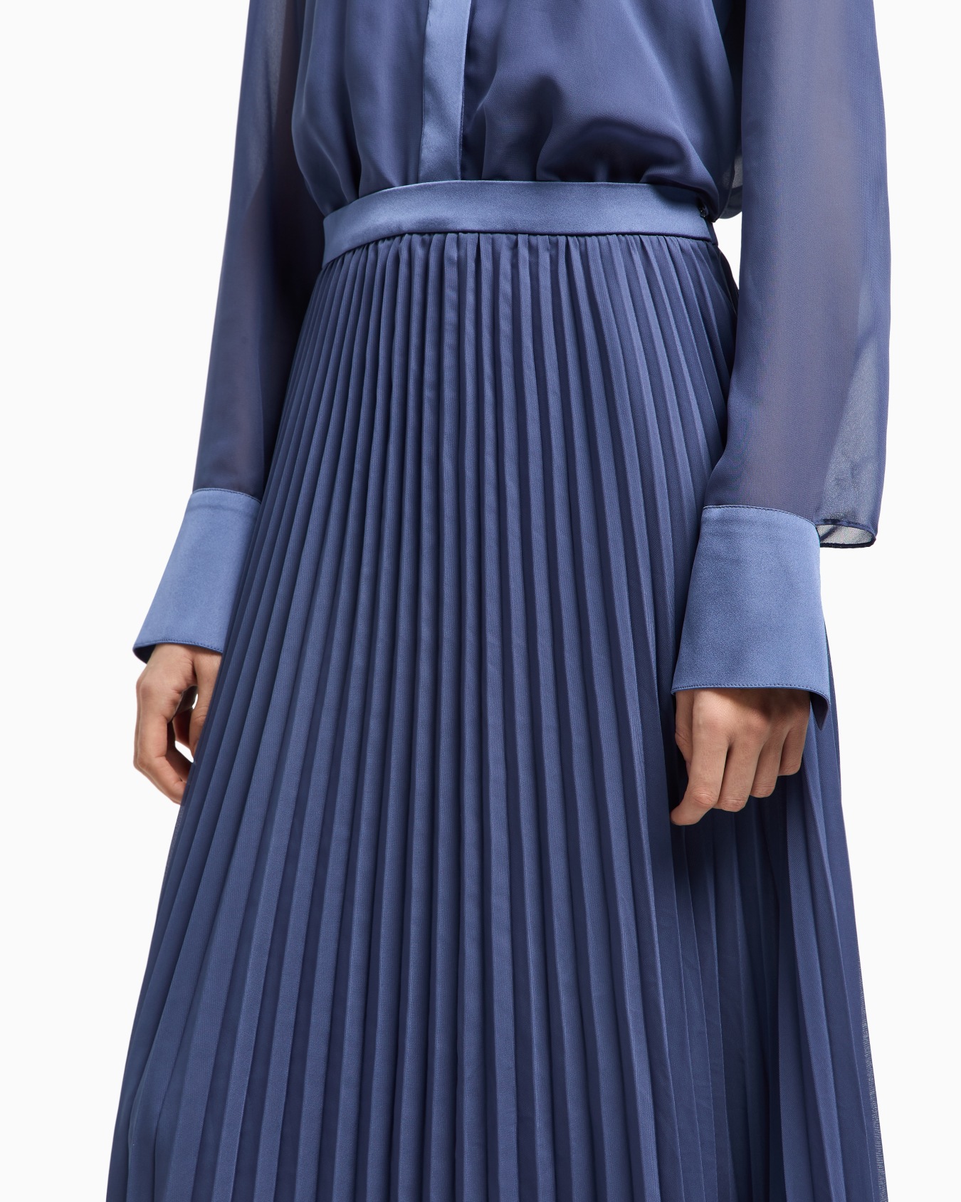 Technical georgette two-piece effect long dress Slide 4