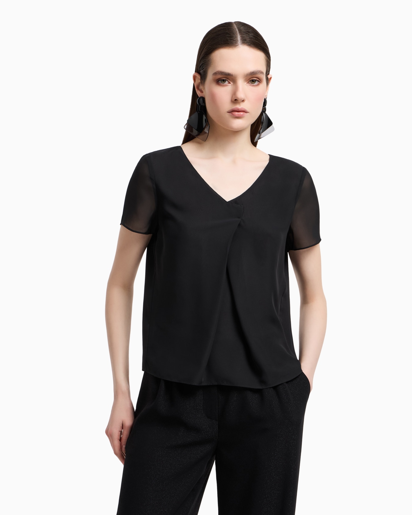Technical georgette V-neck blouse Slide 3