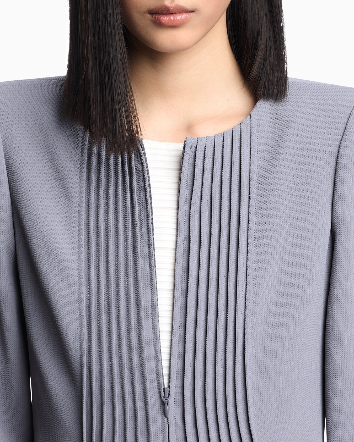 Jacket in pleated fluid armure fabric Slide 4