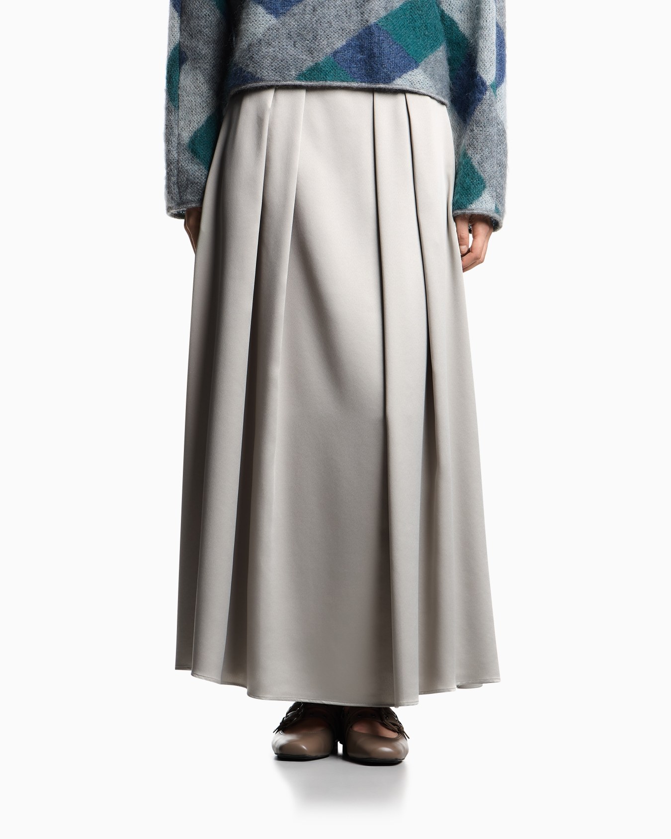 Valentine’s Day capsule collection satin crêpe pleated skirt Slide 3