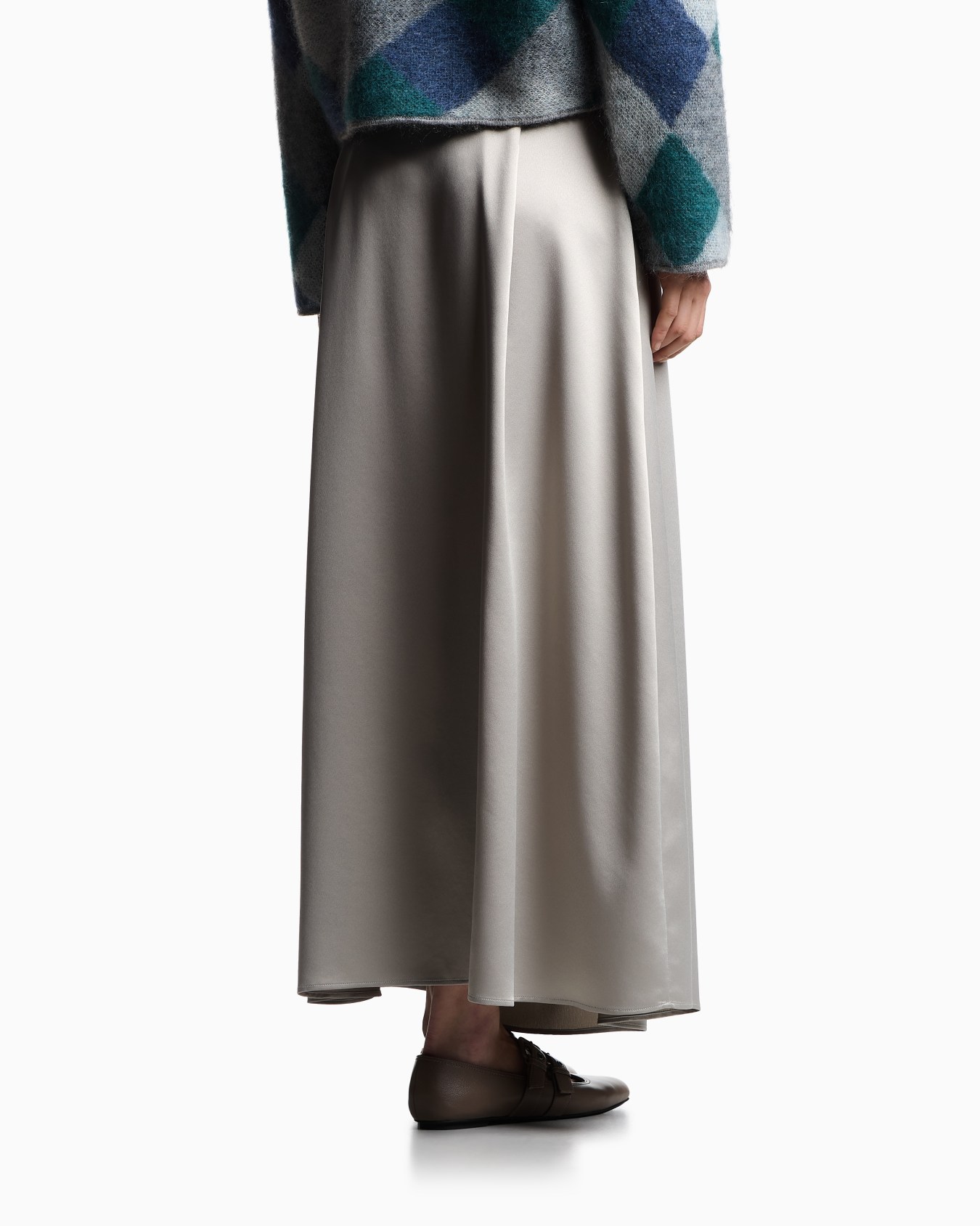 Valentine’s Day capsule collection satin crêpe pleated skirt Slide 2