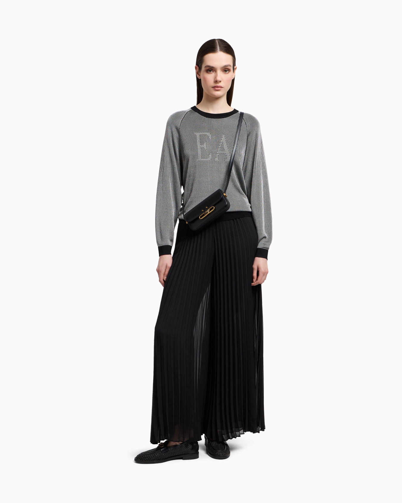 Two-tone fisherman’s rib jumper with EA logo Slide 1