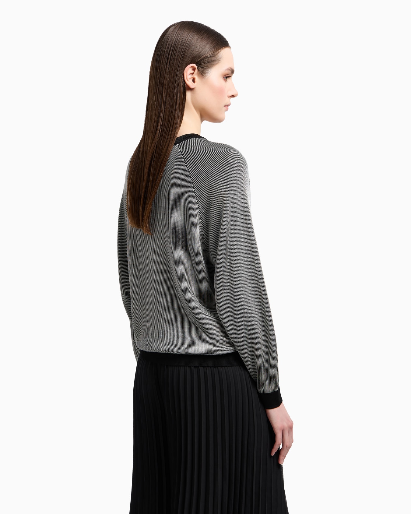 Two-tone fisherman’s rib jumper with EA logo Slide 2