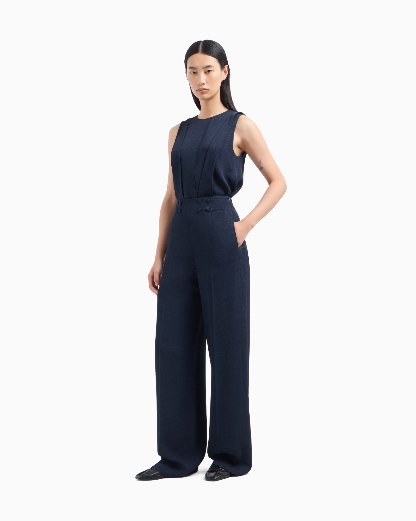 Icon trousers with braces in armure fabric Slide 3