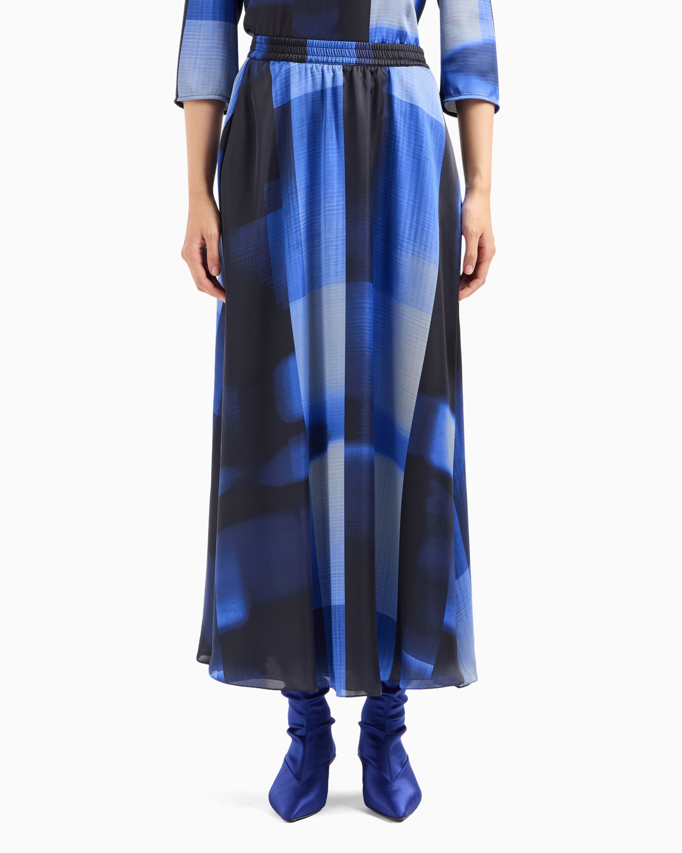 Long skirt in a check-print satin with multicolour shading Slide 1