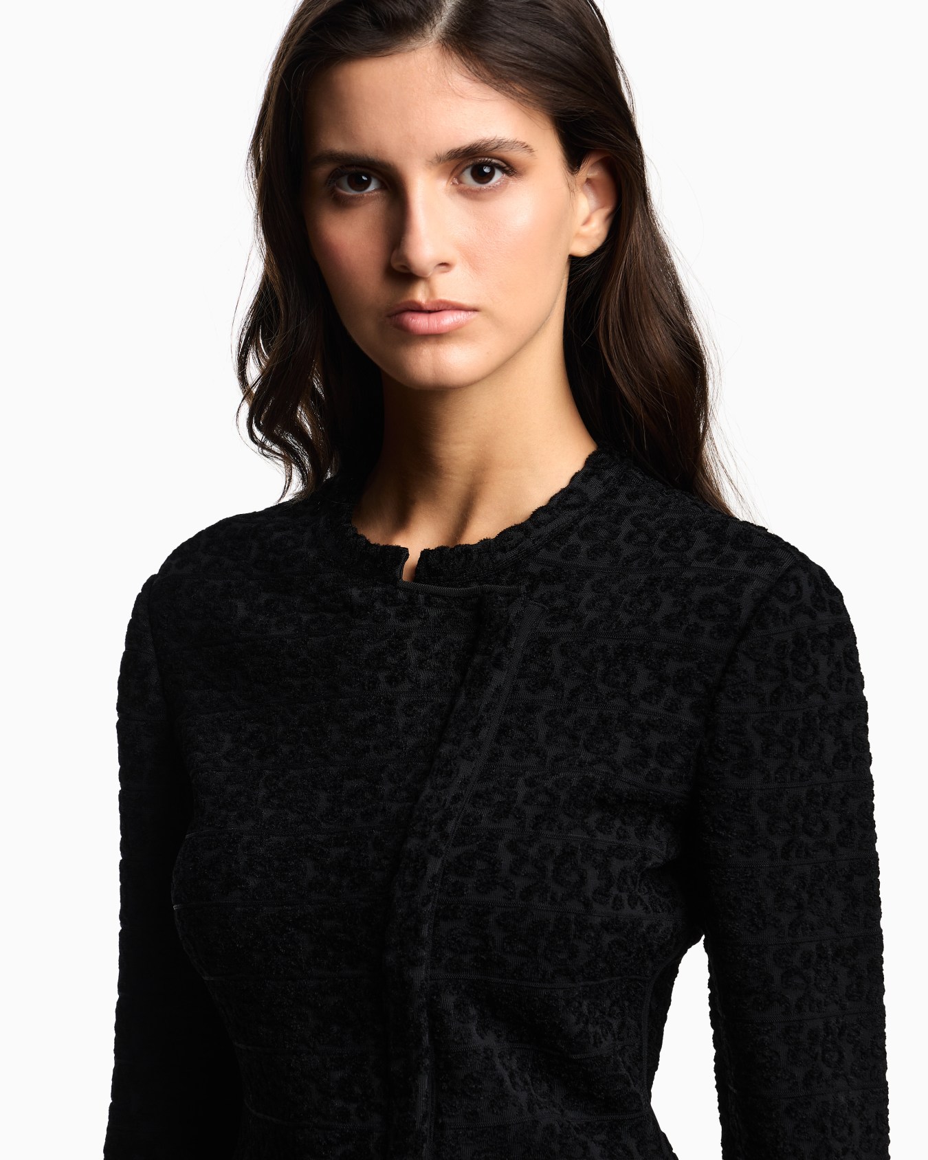 Viscose jacquard jacket with abstract motif and off-centre closure Slide 4