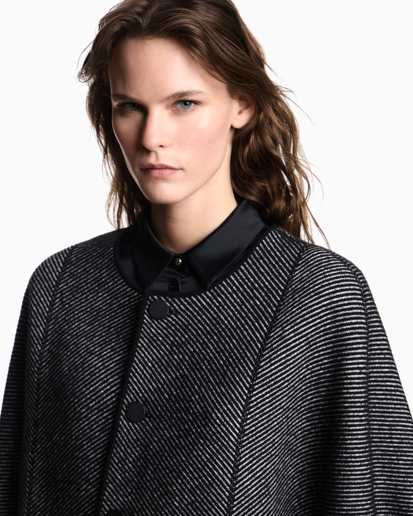 Cape en maille point tissu de laine vierge double face Diapositive 6