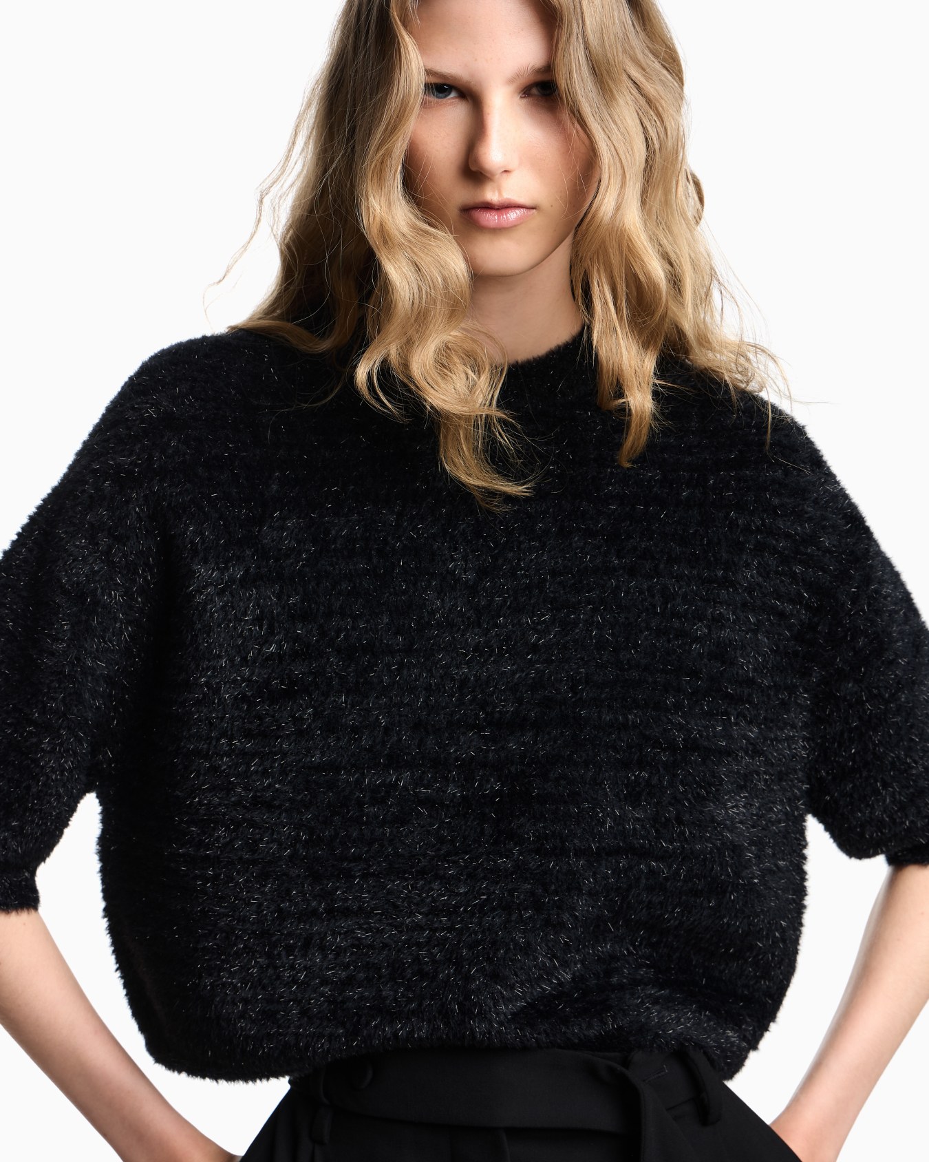 Short-sleeved jumper in a lurex links-stitch knit Slide 4