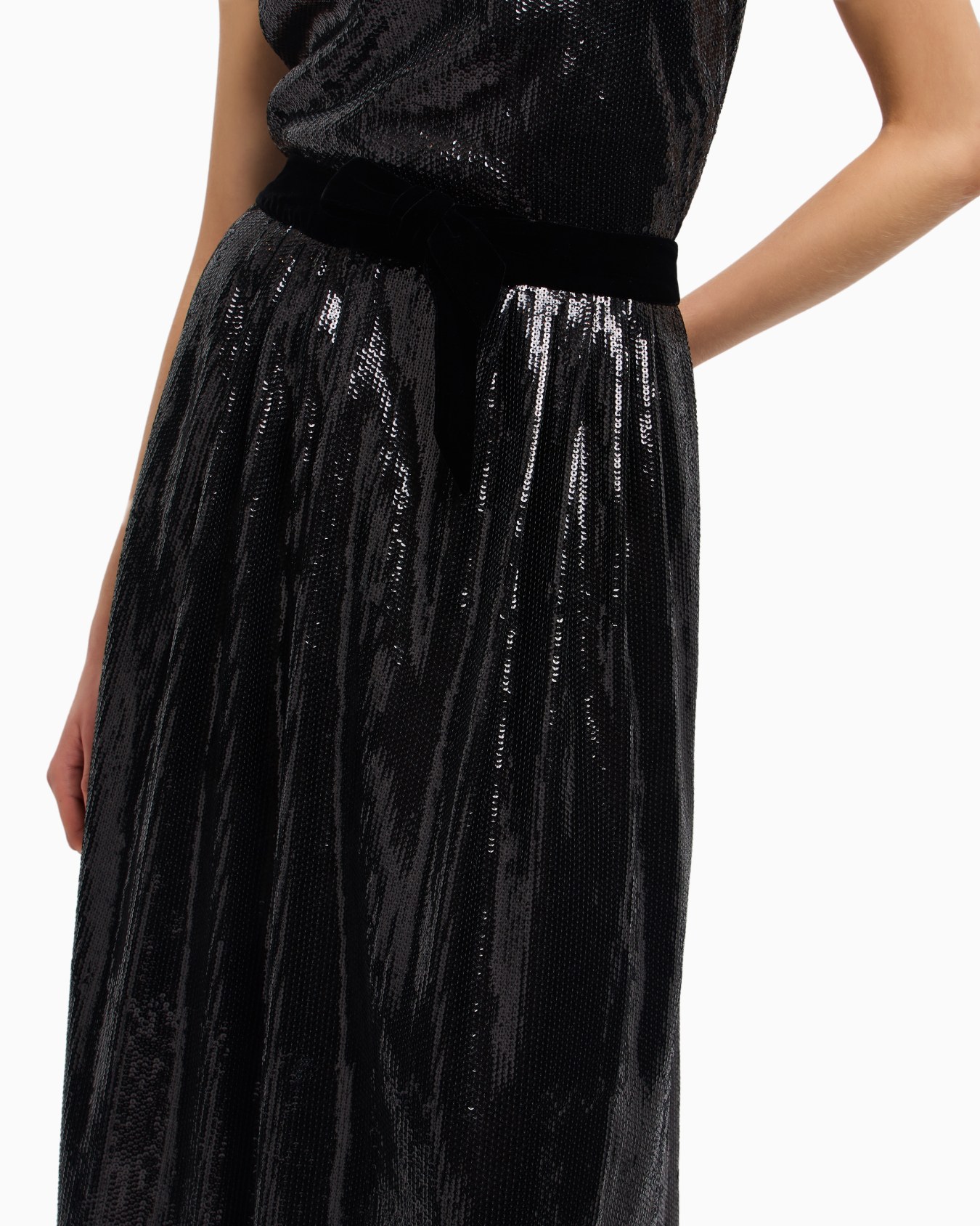Long skirt with all-over sequins Slide 4