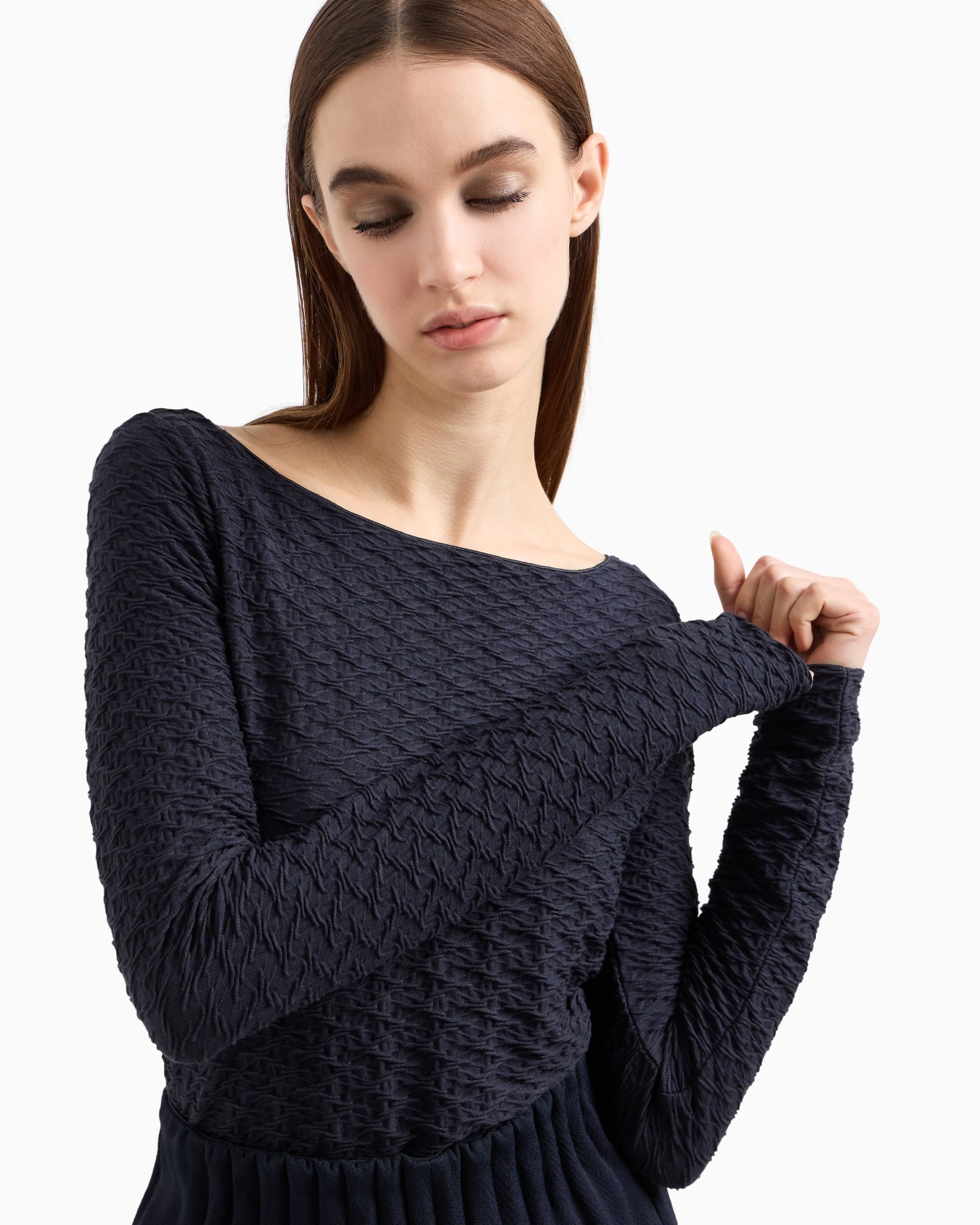 Jacquard jersey jumper with embossed pattern Slide 4