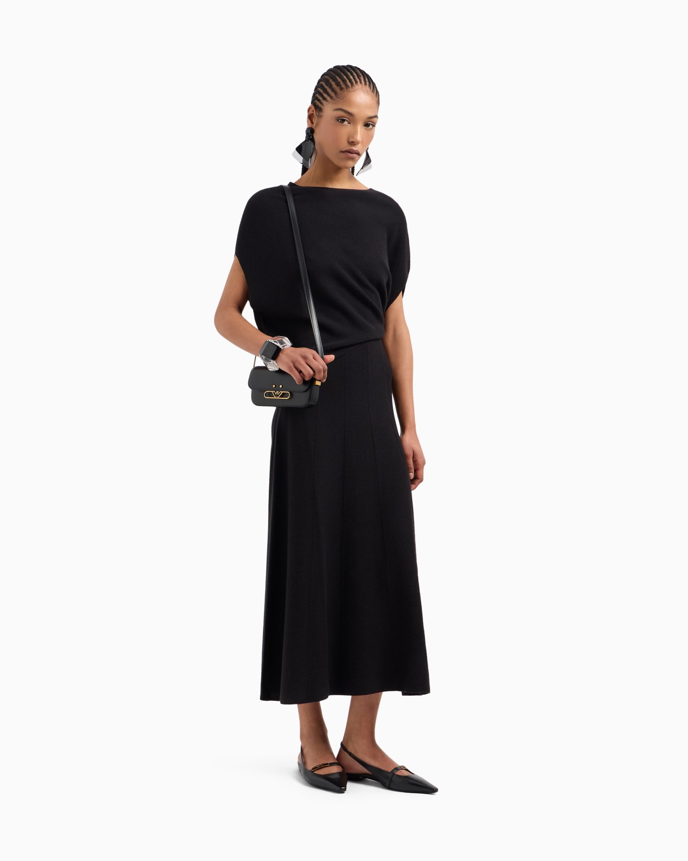 Seamless, links-stitch knit long dress  Slide 1