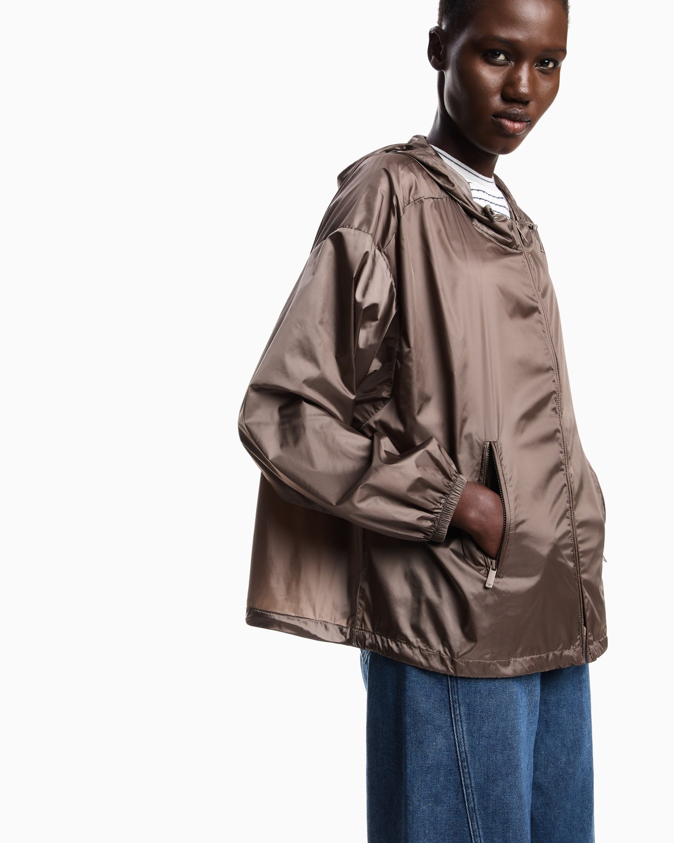 Water-repellent nylon hooded blouson Slide 4