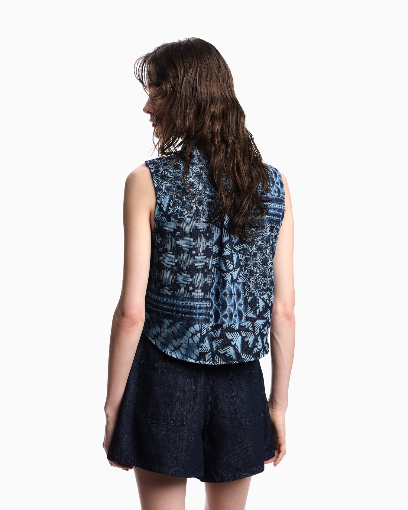 J77 high-rise denim shorts with a printed sash Slide 2