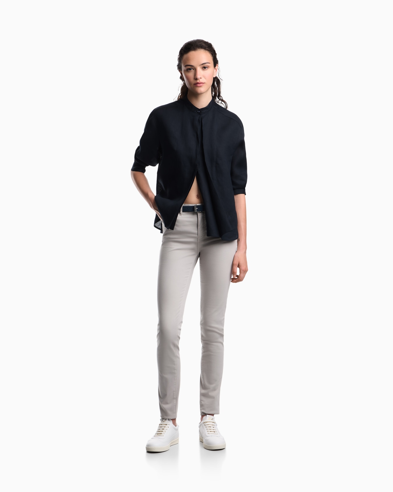 Pantalon J18 taille mi-haute et jambe skinny en tissu confortable teint en pièce Diapositive 1