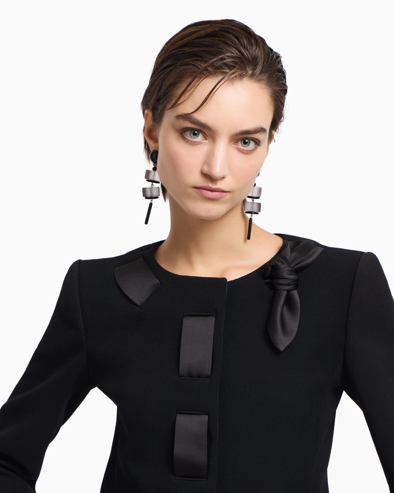 Jacket with a bark-effect fluid crêpe ribbon detail Slide 5