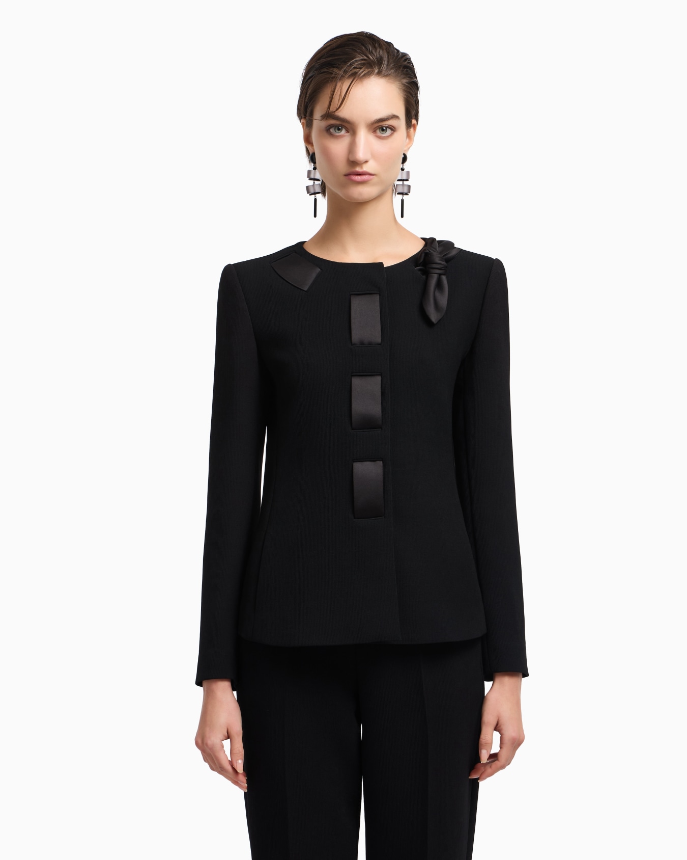 Jacket with a bark-effect fluid crêpe ribbon detail Slide 4
