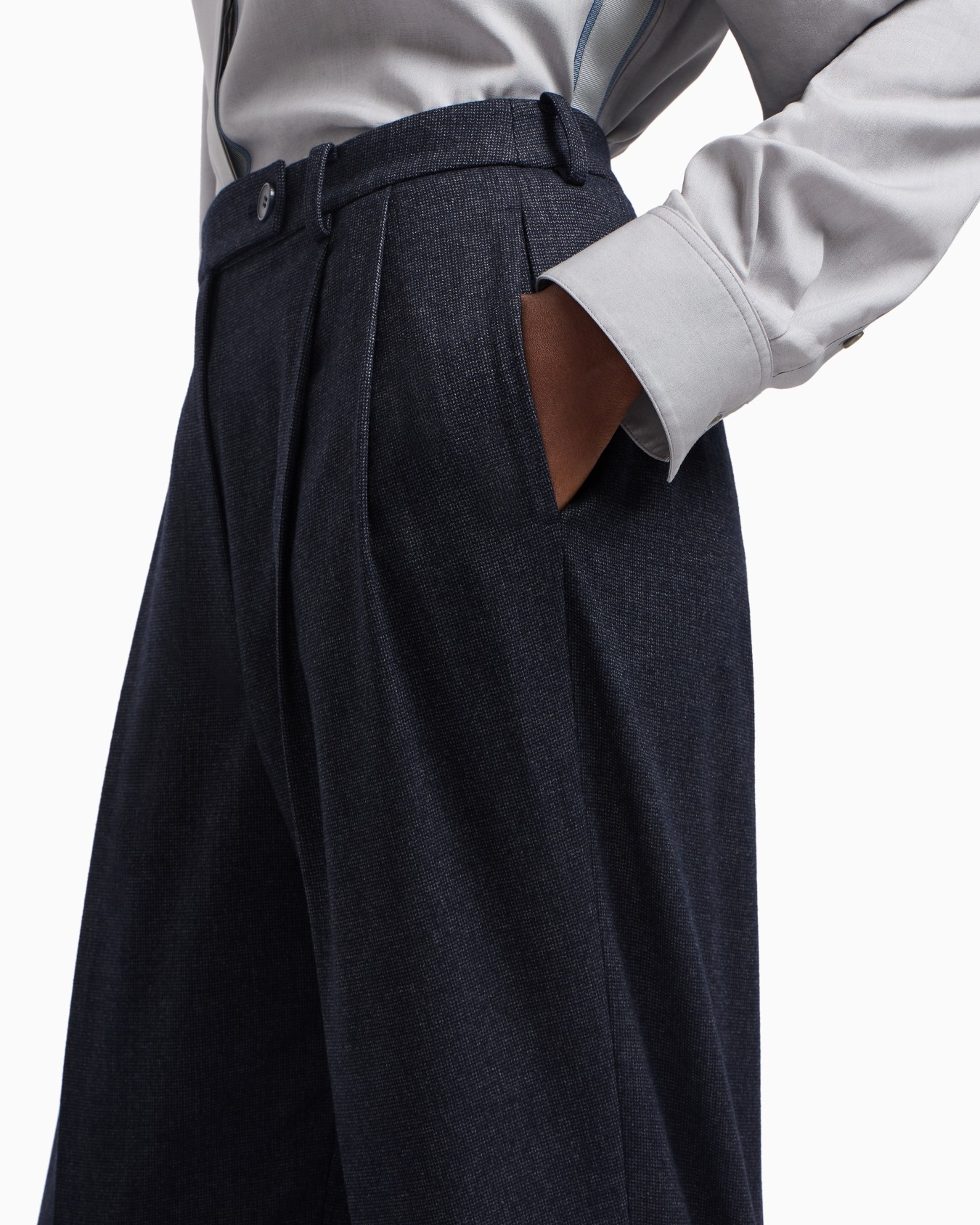 Pantaloni con pinces in misto lana mouliné Slide 5