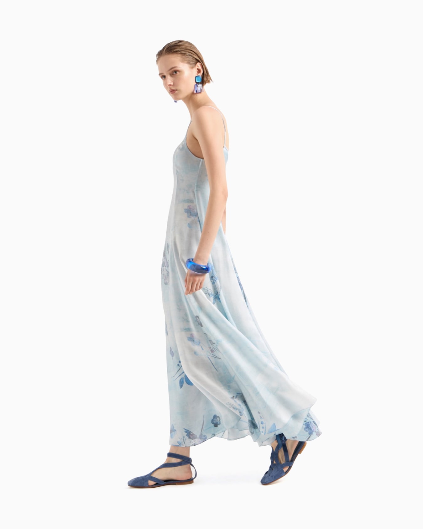 Langes Kleid aus Kleeblattstoff mit Batik-Blumem-Print Folie 2