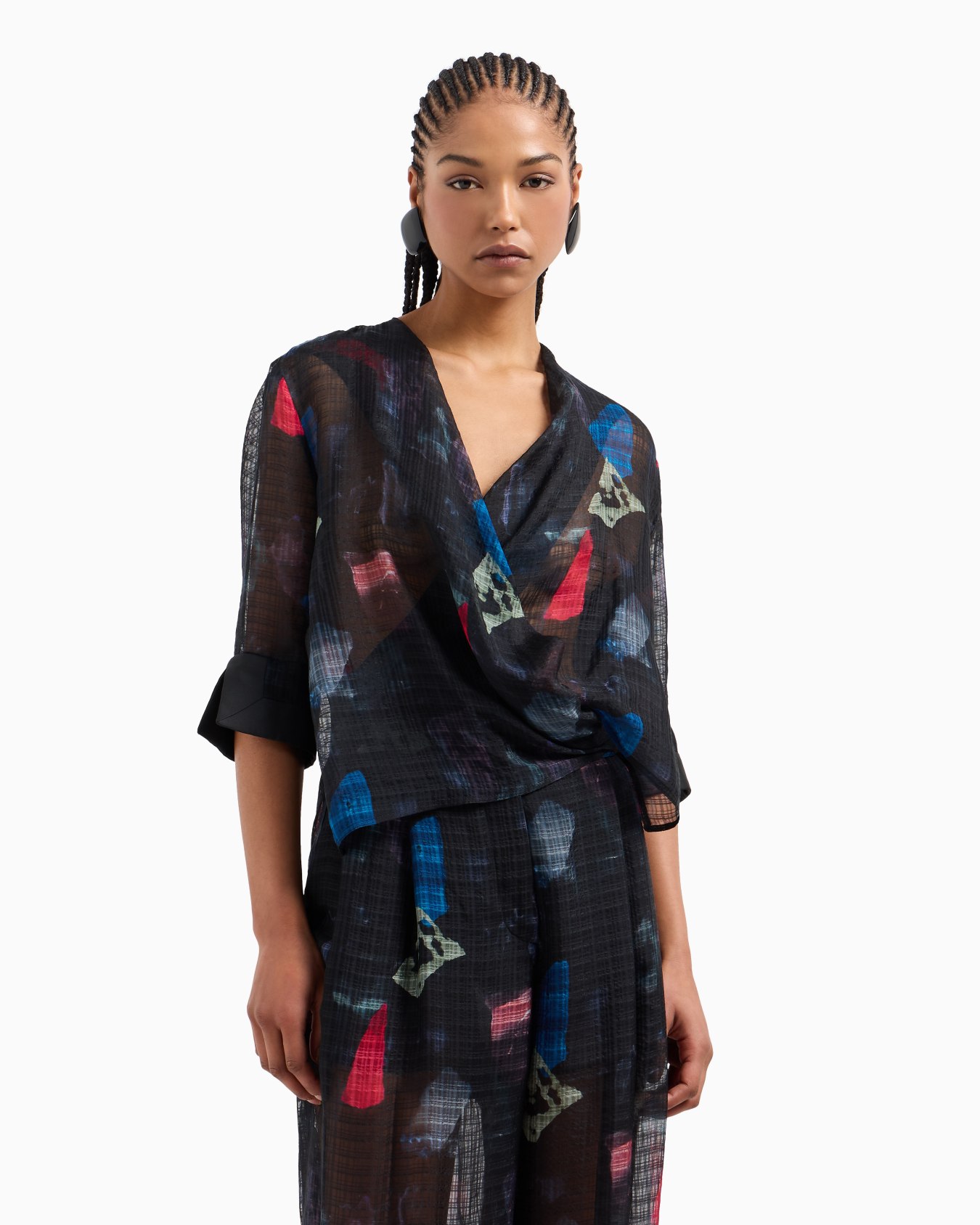 Silk blouse with torchon with micro check motif and abstract print Slide 2