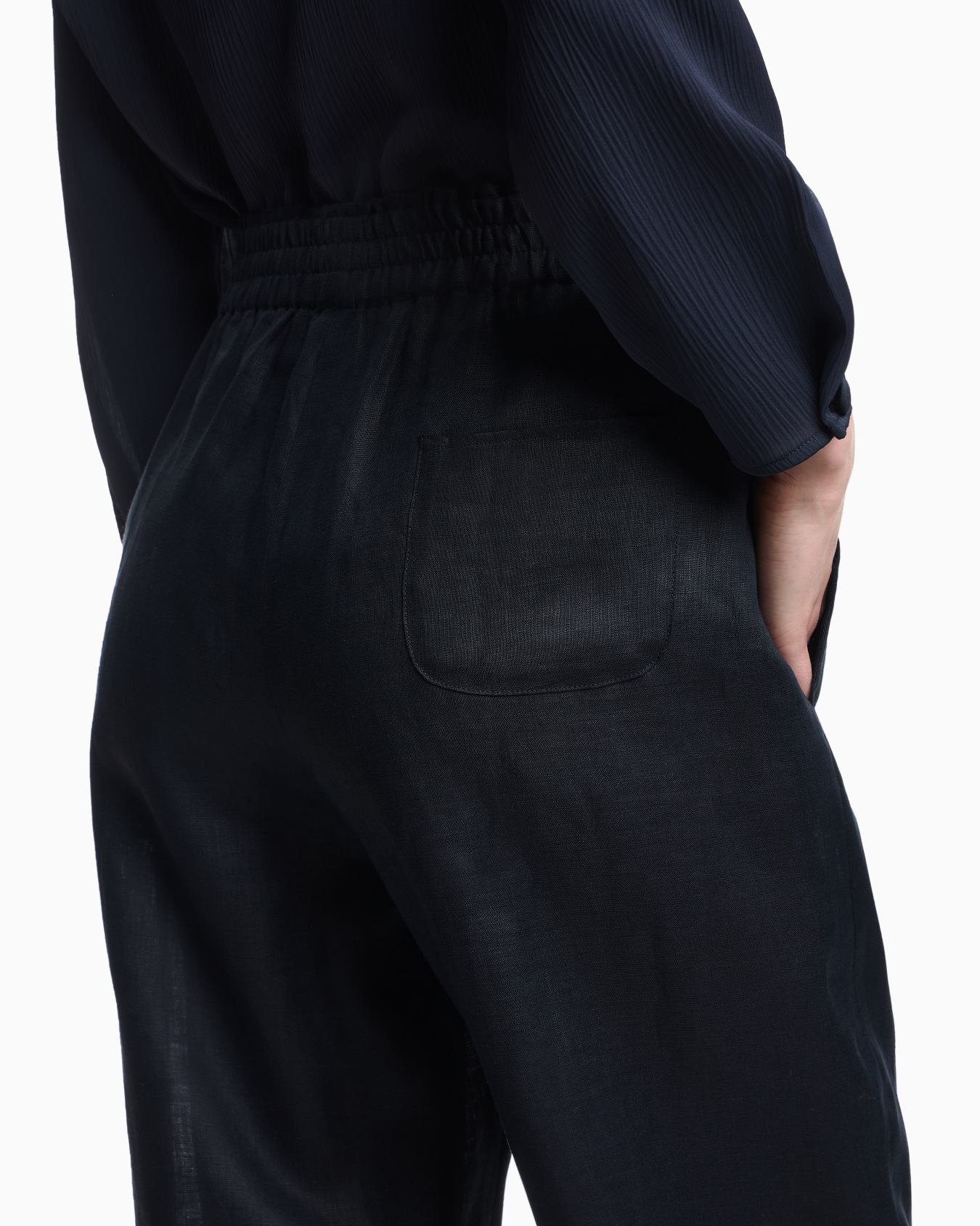 Pure linen trousers with an elasticated waist Slide 4