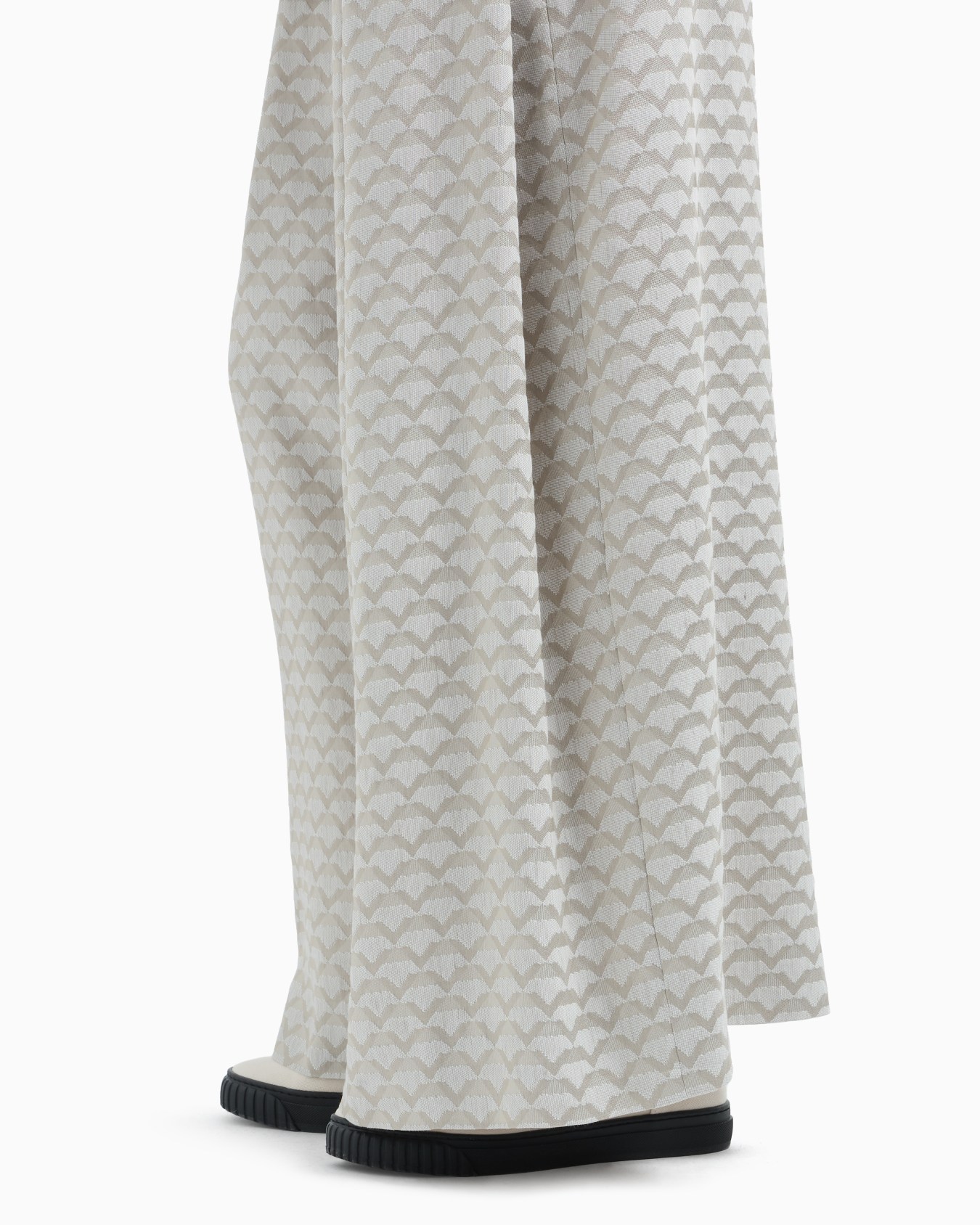 Pantaloni con pighe motivo chevron Slide 5