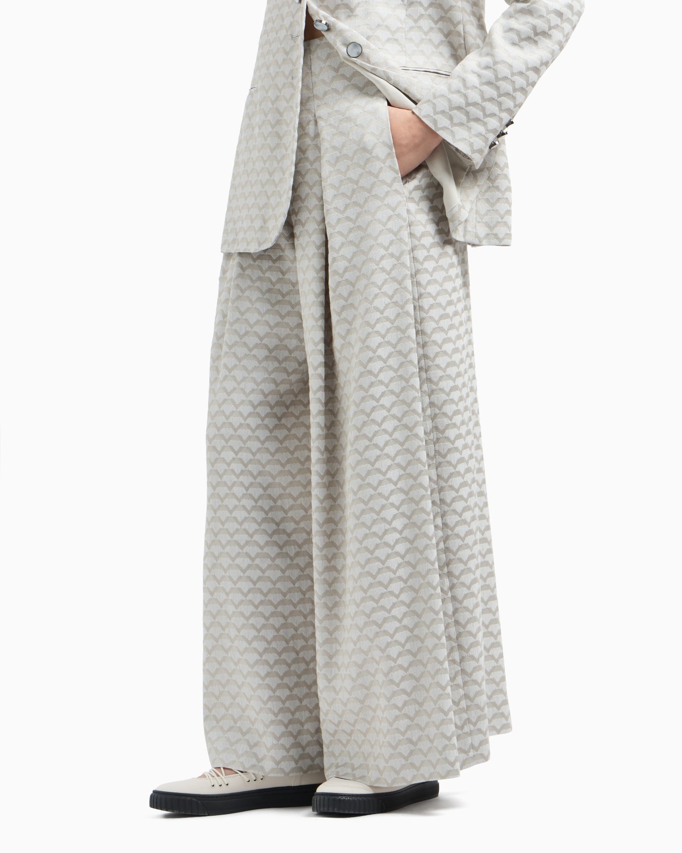 Pantaloni con pighe motivo chevron Slide 4