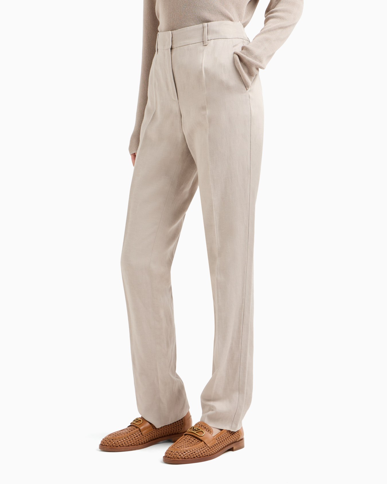 Linen-blend trousers with pleats Slide 3