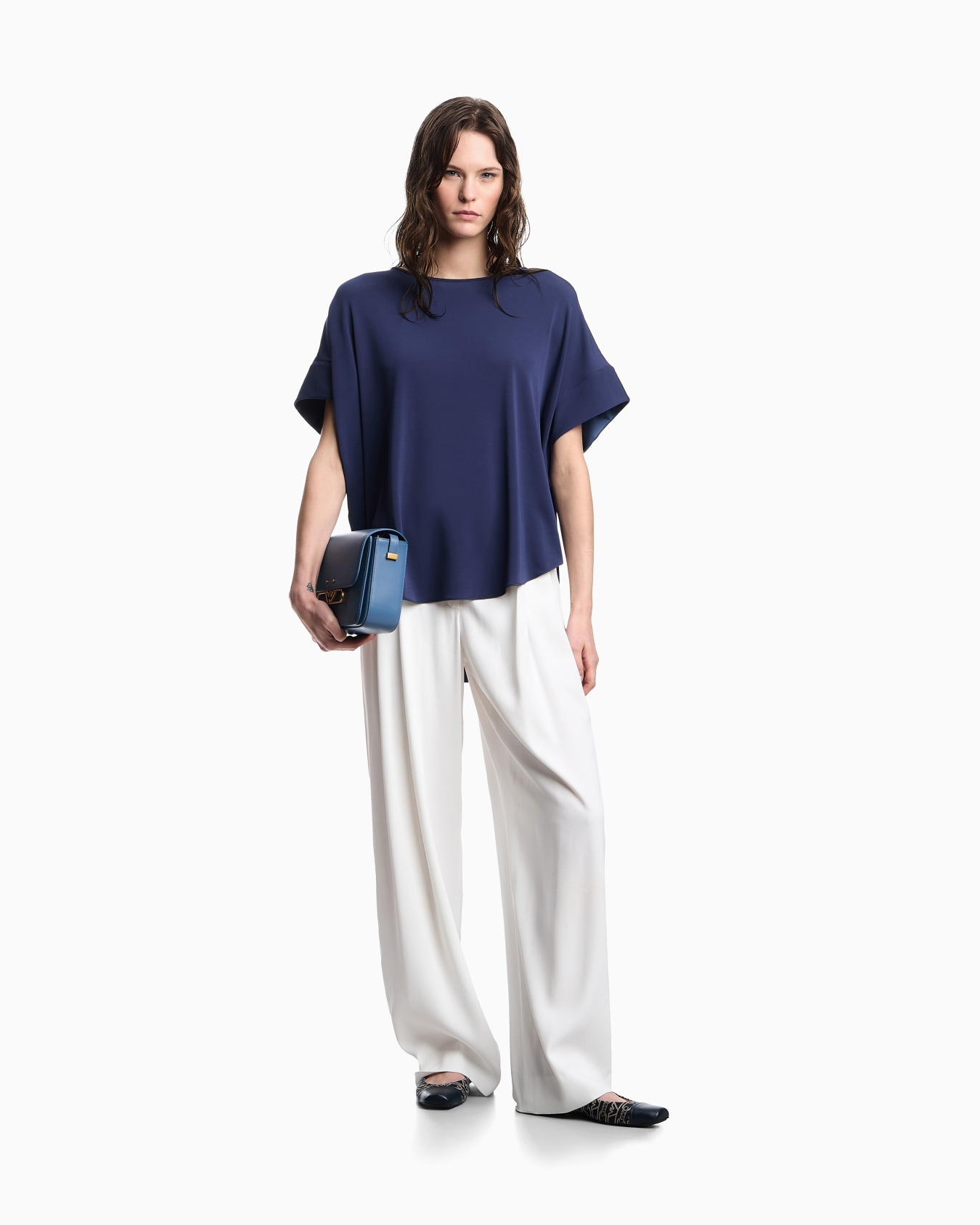 Oversized jumper in viscose interlock with a crêpe feel Slide 1