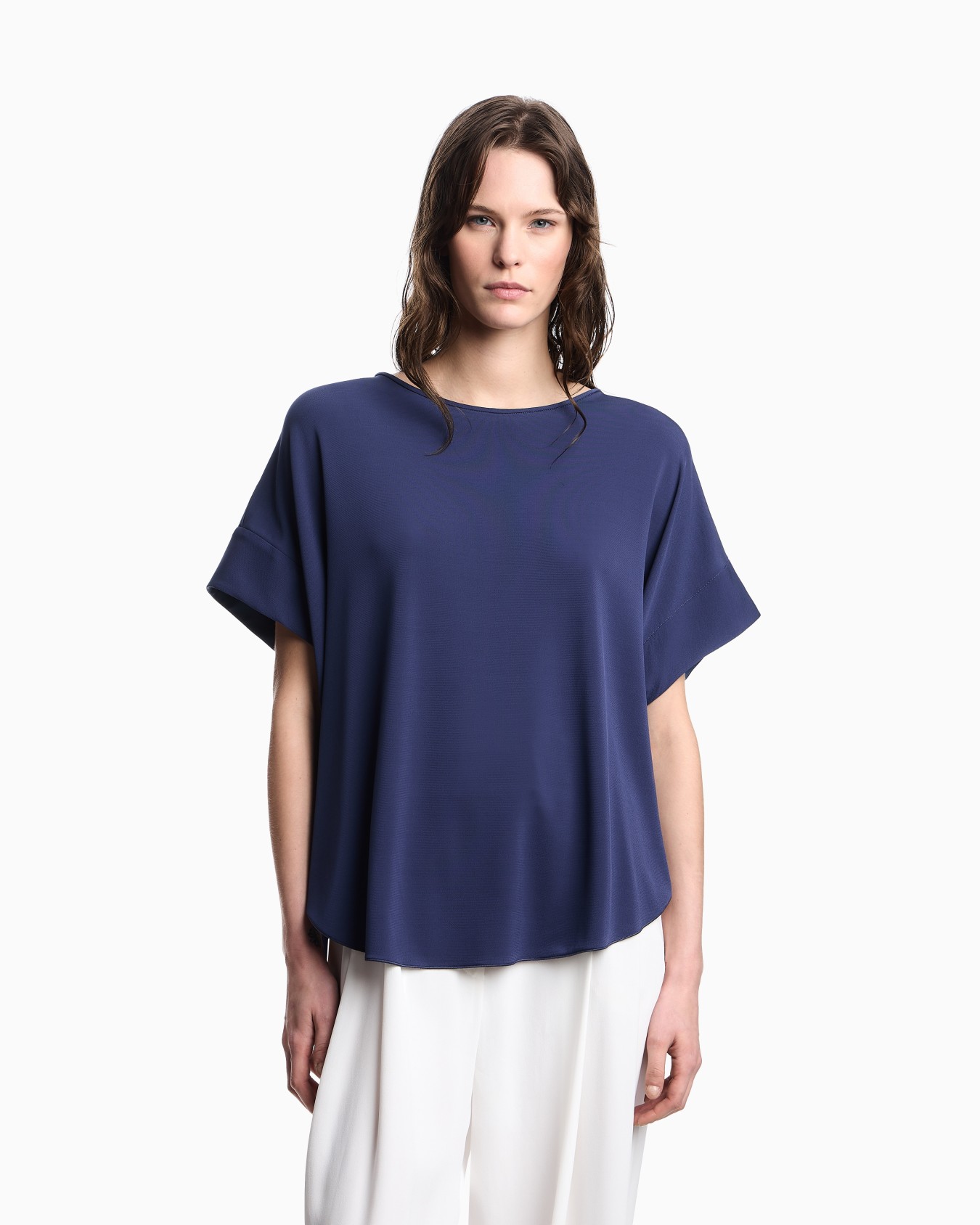 Oversized jumper in viscose interlock with a crêpe feel Slide 3
