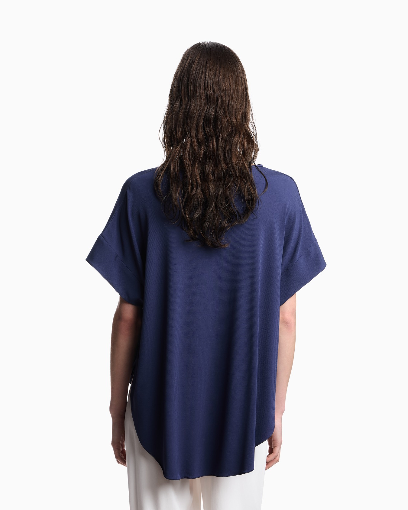 Oversized jumper in viscose interlock with a crêpe feel Slide 2