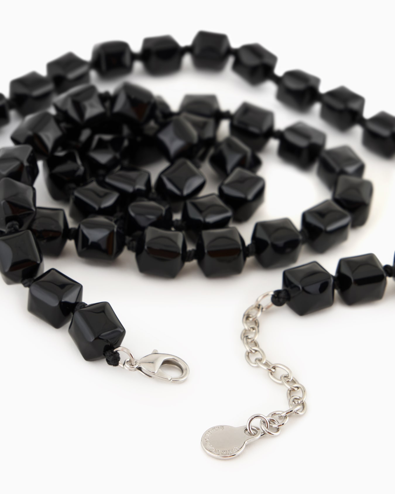 Necklace with multifaceted gemstones Slide 1