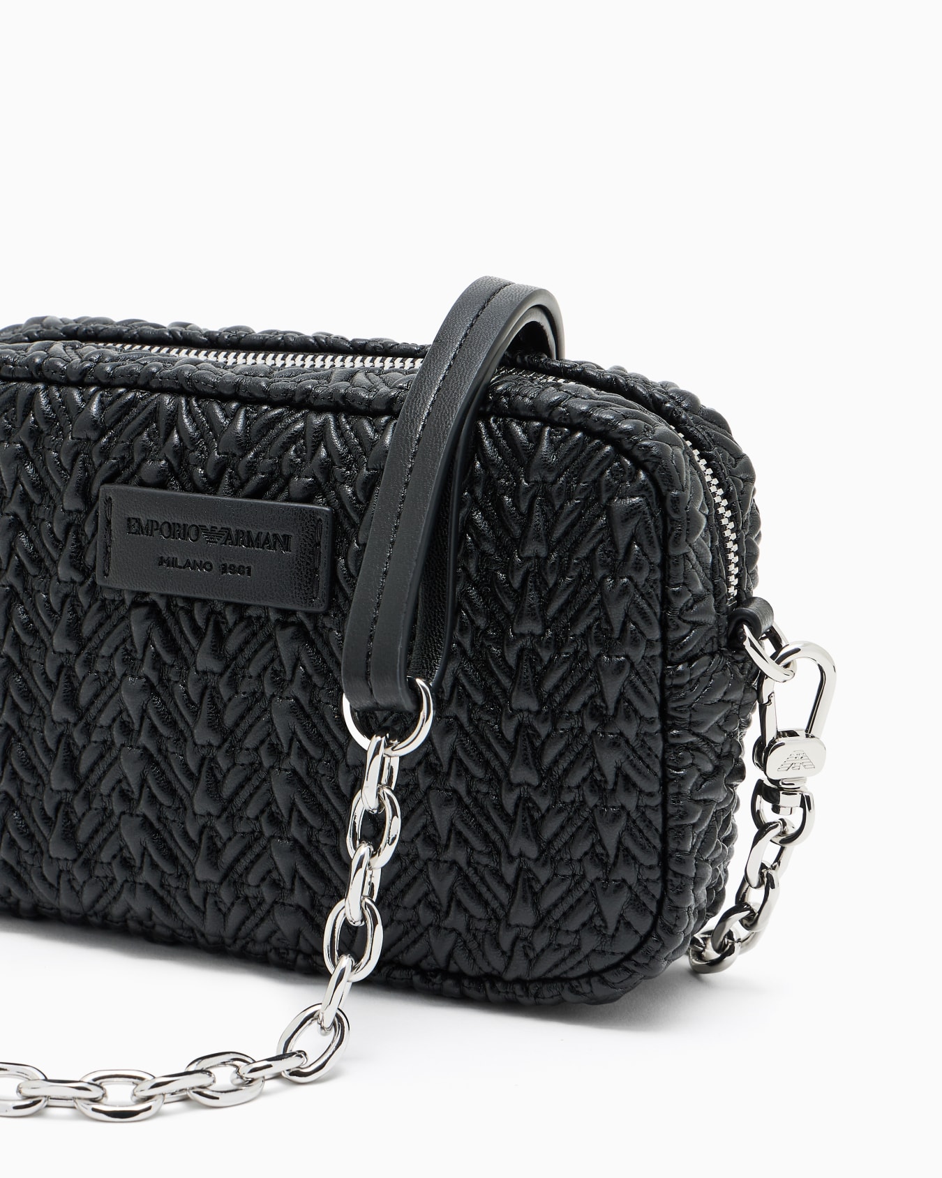 Embossed-effect camera case with chain shoulder strap Slide 4