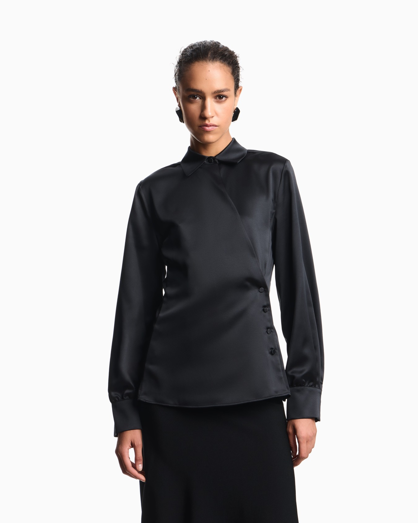 Camicia con chiusura a portafoglio in crepe satin Slide 3