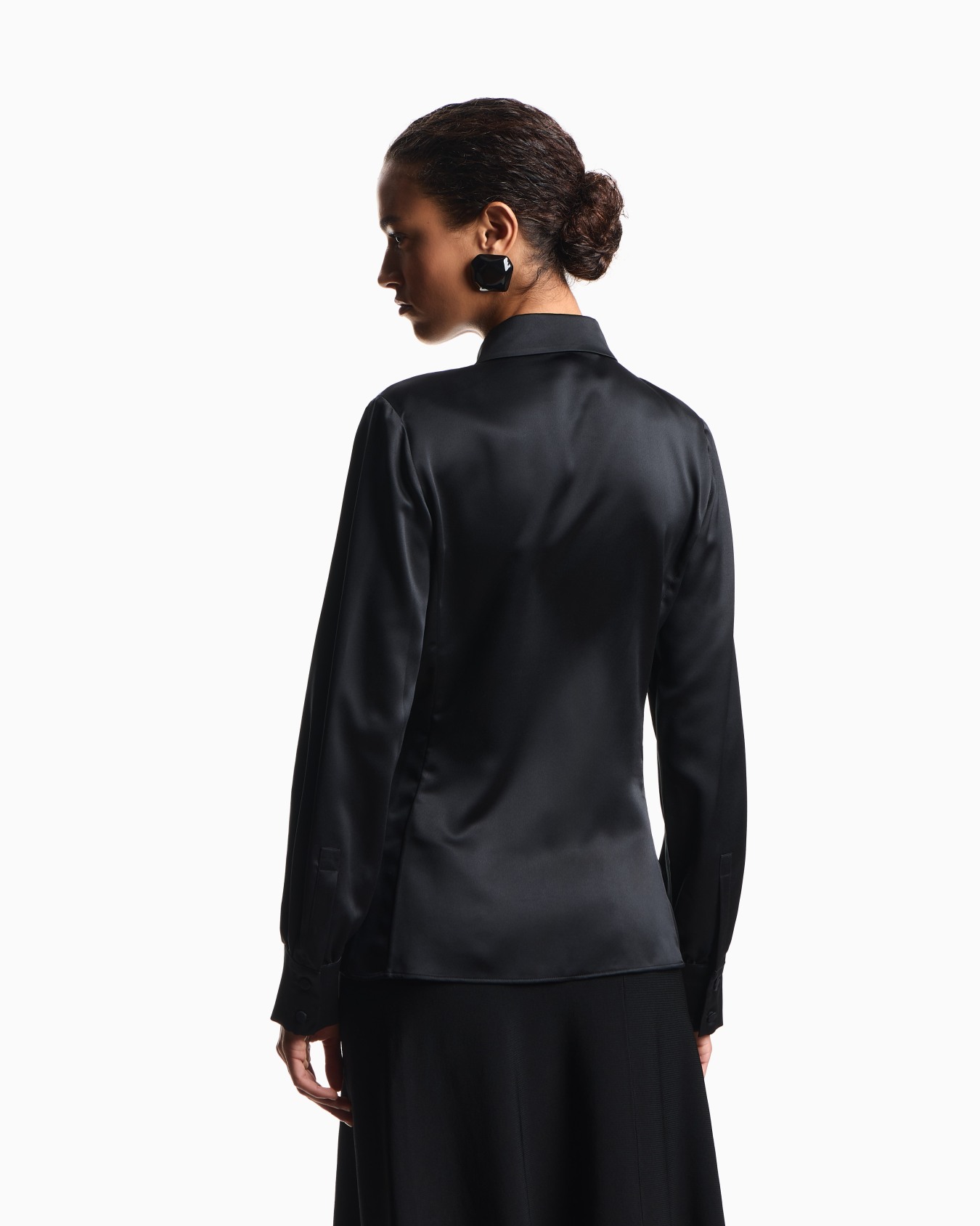 Camicia con chiusura a portafoglio in crepe satin Slide 2